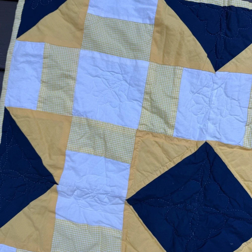 9.a.8 Vtg Handmade Hand Quilted Wall Quilt Blue Yellow Gingham Motifs 34x33.5